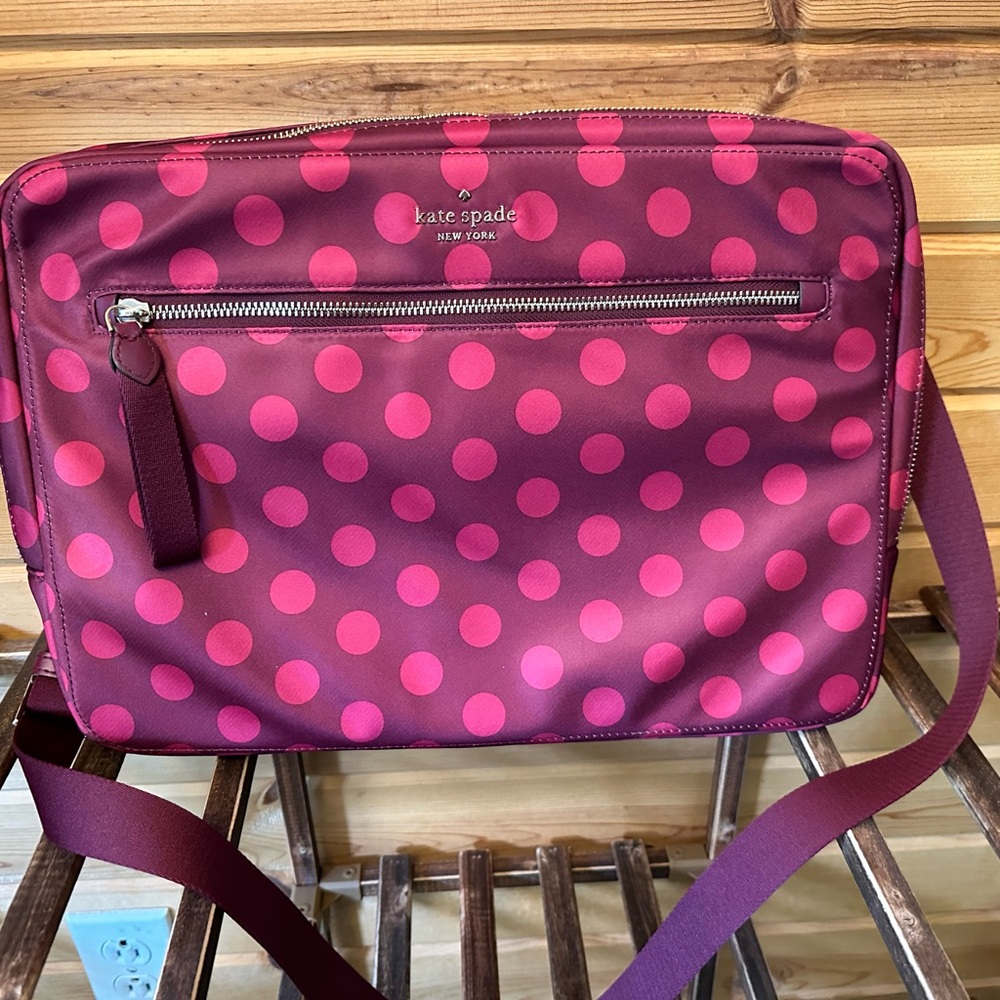 Kate Spade Chelsea,  crossbody laptop sleeve with nylon straps in blackberry
